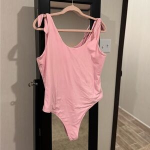 Crown & Ivy Light Pink Tie-Shoulder Bodysuit